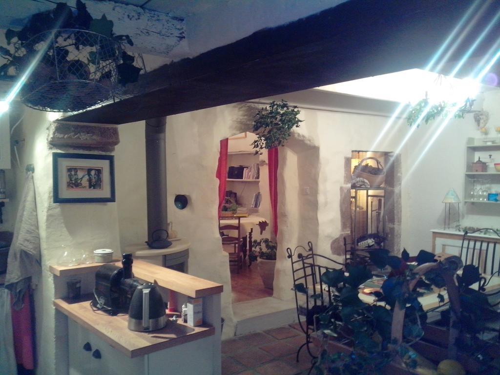 Bed and Breakfast Le Clos De La Source Le Bousquet-d'Orb Exteriér fotografie